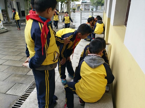 05136def6cfc4ffd83f712727e63e130.jpg