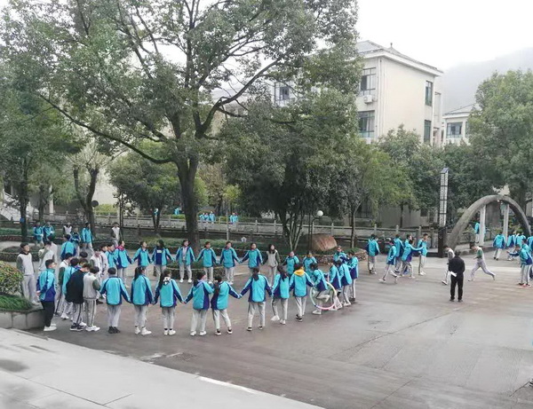 683db76740704e079e58610d4effe312.jpg