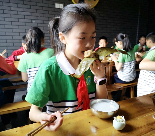 768291aadec44a75a451d2da68cb60ad.jpg