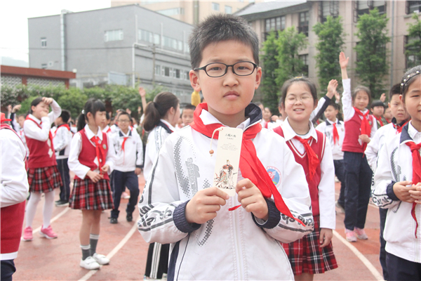 82ebcf76e4884d93b4250ccca0f2f50b.jpg