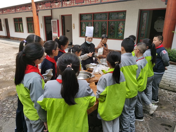 83eca1a0b81c495b90dd5c2046ea0e65.jpg