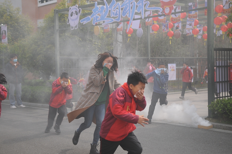 90c699afda1f4774bf086549c2378c29.jpg