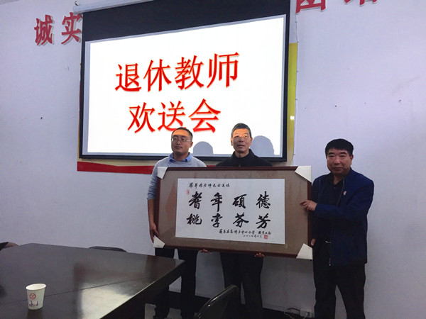 93a585a1178a42edbe59138ecc42b037.jpg