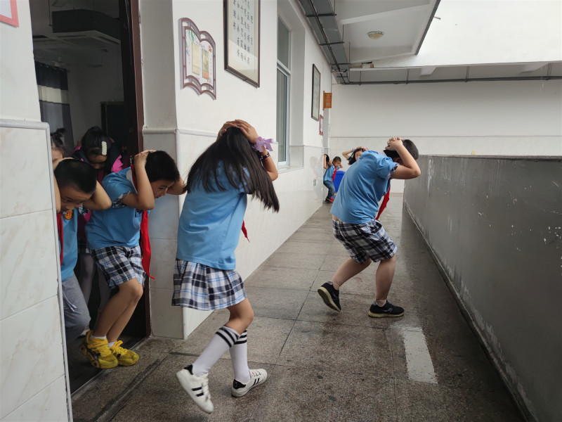 a1773d52552b4cbe8e72c3c8b08cb055.jpg