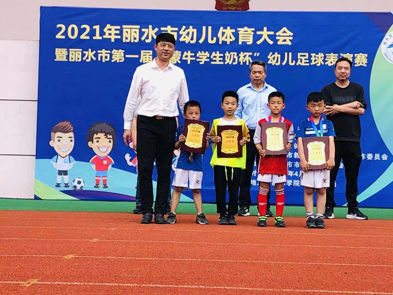 bdae509edf254acd8f102b517c9ffb1e.jpg