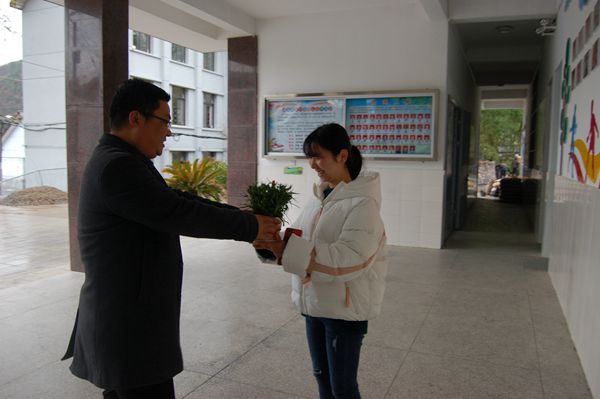 bdf7d918d0ce4d06a0d8cbae29981c43.jpg