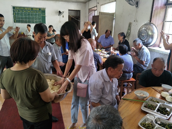 ce182fbc44be4c999f5d1f0e07cca425.jpg