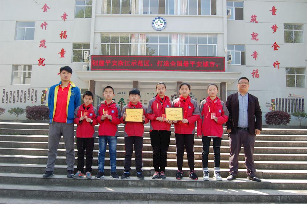 d1fc50da9d11442b81a288f9d80375c1.jpg