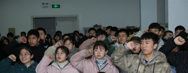 d712cb9ee0e34795814b86af9205410f.jpg