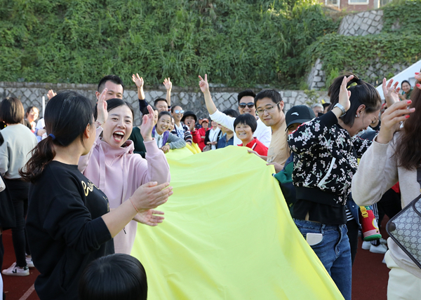 e7cb8317507841879adab36c0b280a52.jpg