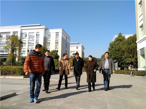 11051cd35ae344bfaafcb9ebed967842.jpg